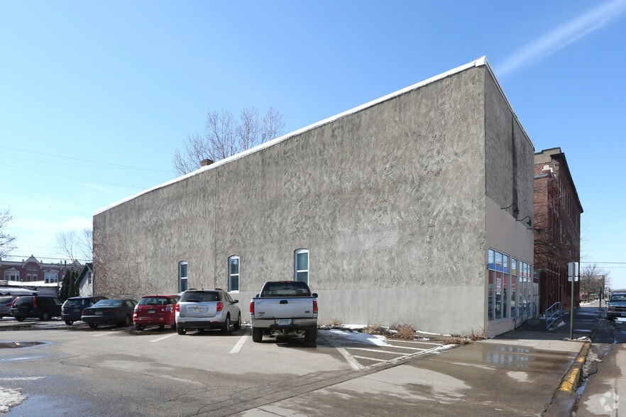 163 E 2nd St, Winona, MN for sale - Building Photo - Image 2 of 3