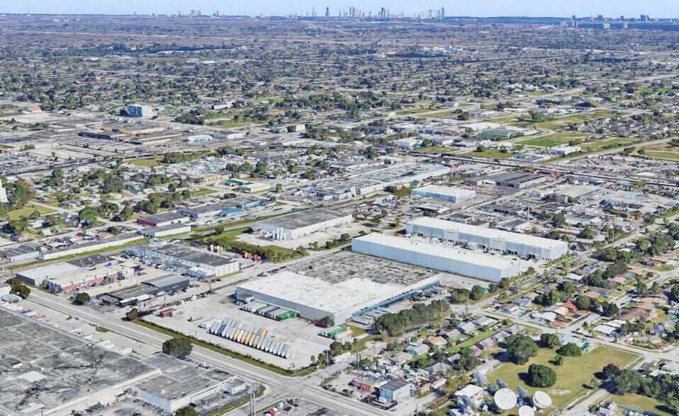 7101 NW 32nd Ave, Miami, FL à louer - Aérien - Image 2 de 4