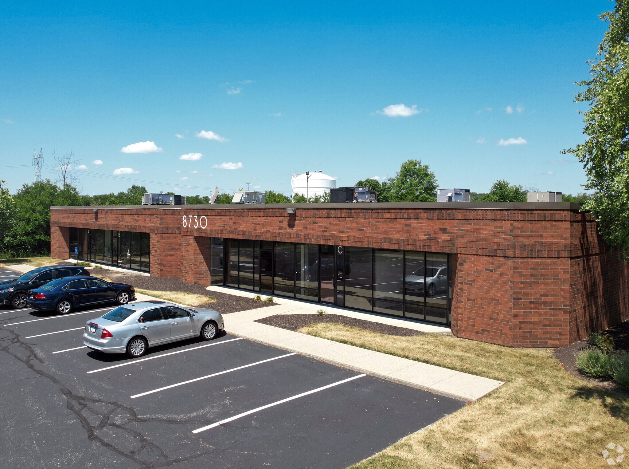 8730 Commerce Park Pl, Indianapolis, IN à louer Photo principale- Image 1 de 5
