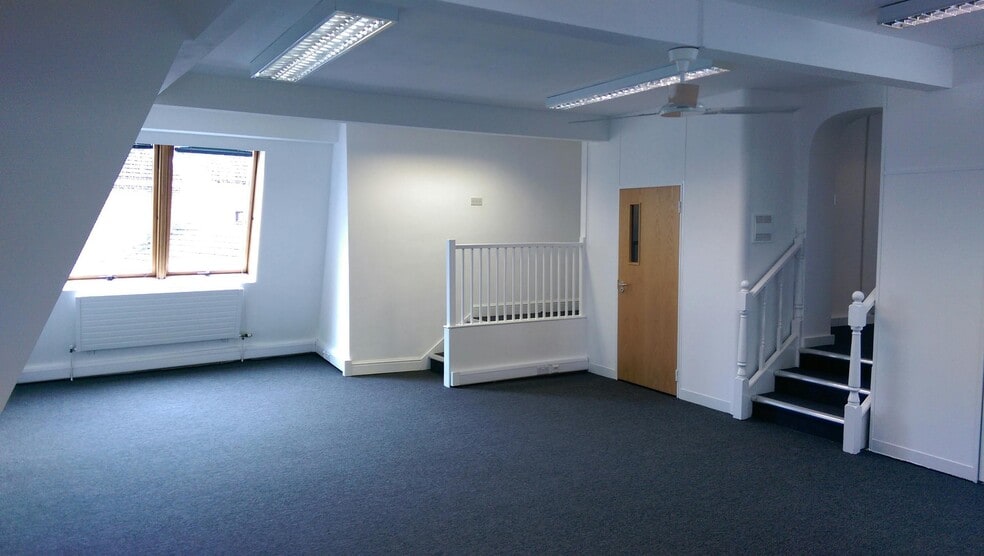 42-46 High St, Kingston Upon Thames for lease - Building Photo - Image 3 of 5