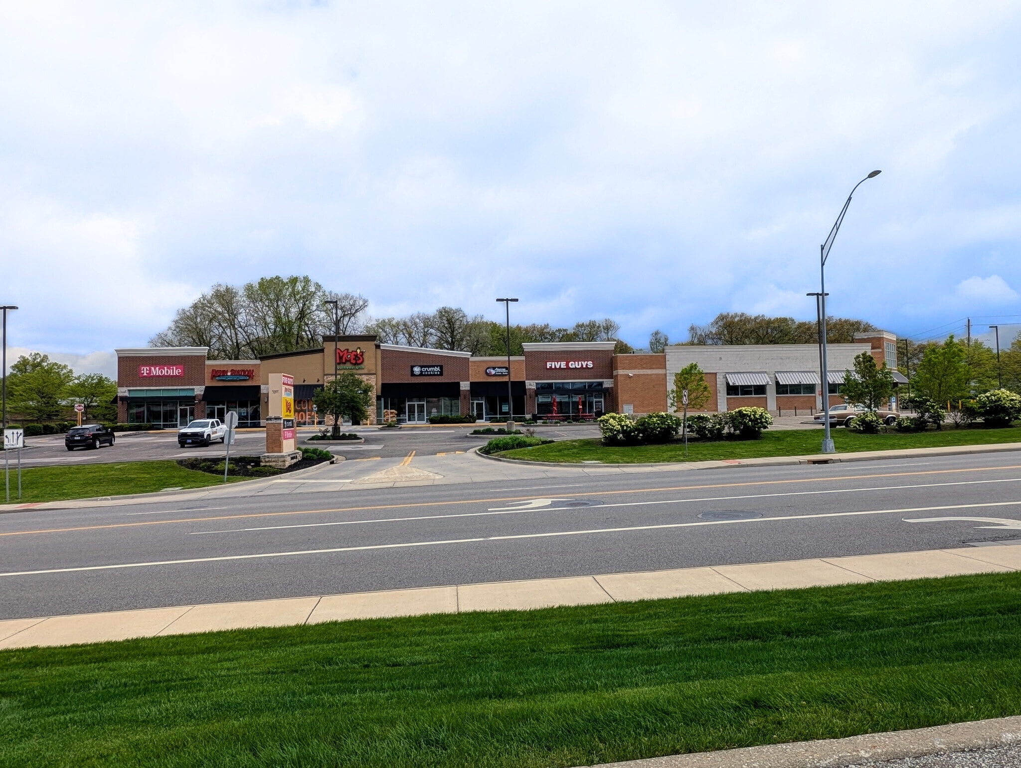 755 Howe Ave, Cuyahoga Falls, OH for lease Building Photo- Image 1 of 1