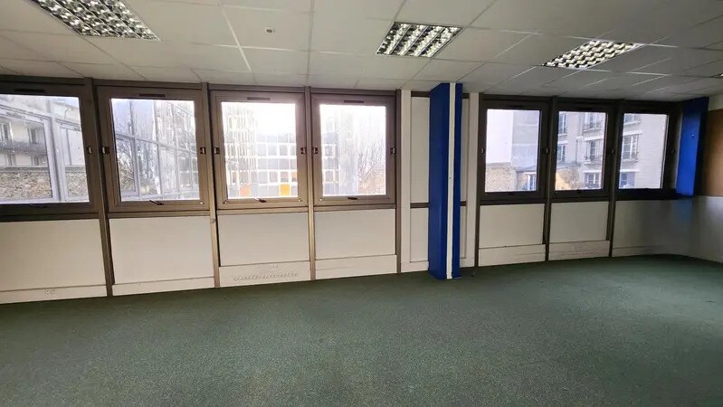 Office in Boulogne-Billancourt for lease Interior Photo- Image 1 of 5