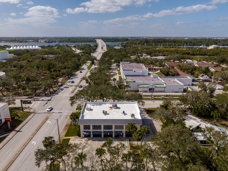 505 Beachland Blvd, Vero Beach, FL à vendre - Photo du b timent - Image 1 de 1