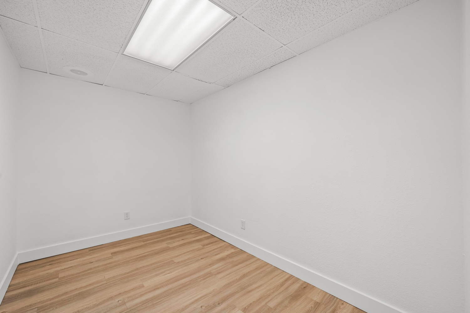 5135 69th St, Lubbock, TX for lease Interior Photo- Image 1 of 21