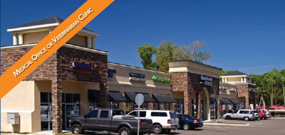 1702 N Woodland Blvd, Deland, FL à vendre - Photo du bâtiment - Image 1 de 2