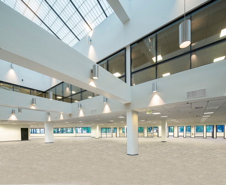 3000 W Alameda Ave, Burbank, CA for lease - Interior Photo - Image 2 of 10