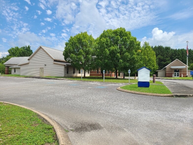 611 E Villanow St, LaFayette, GA for sale - Building Photo - Image 2 of 6