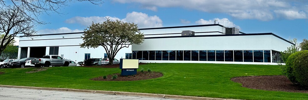 1100 Kingsland Dr, Batavia, IL à vendre - Photo du bâtiment - Image 1 de 6