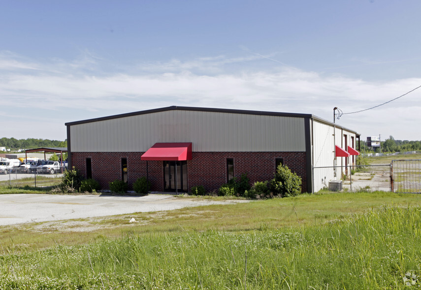 5671 Pidgeon Roost Rd, Memphis, TN for lease - Primary Photo - Image 1 of 3