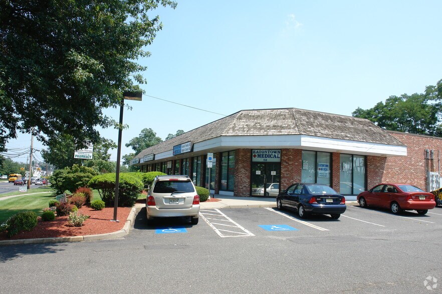 158 Wyckoff Rd, Eatontown, NJ à louer - Photo du bâtiment - Image 2 de 6