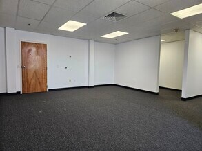 484 Main St, Middletown, CT for lease Interior Photo- Image 2 of 3