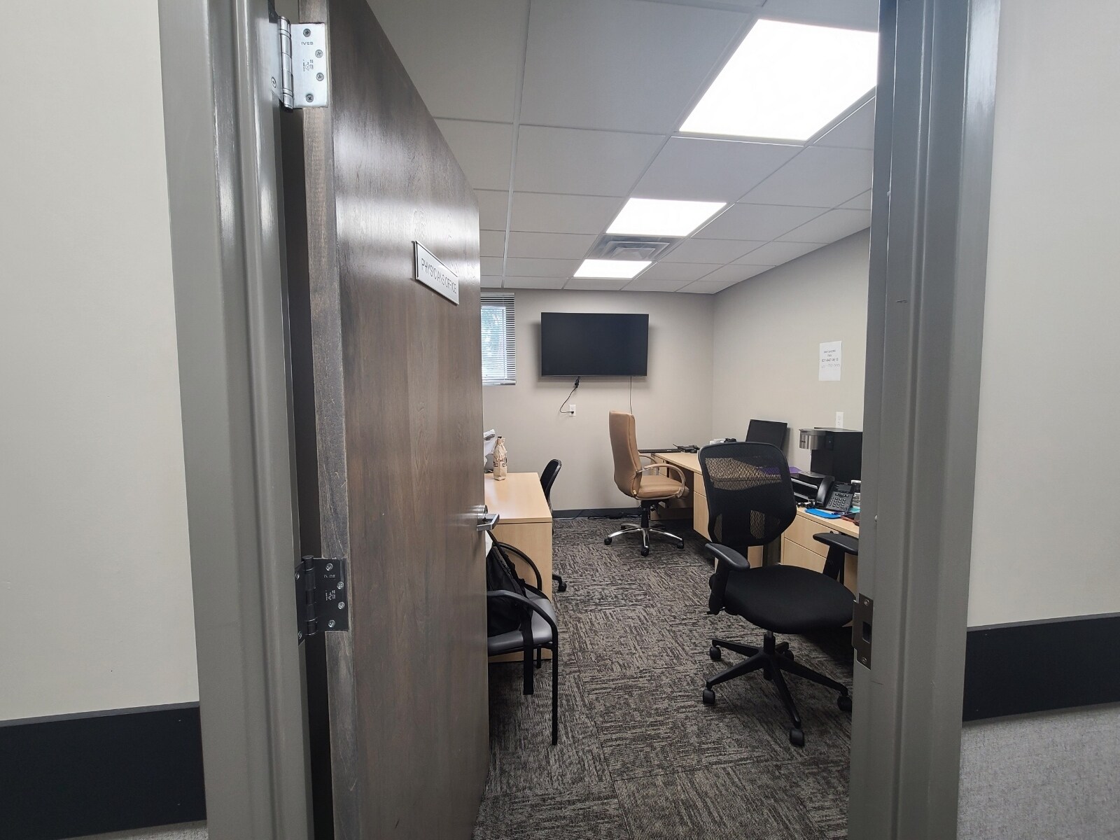 375 E Main St, Bay Shore, NY à vendre Photo du bâtiment- Image 1 de 4