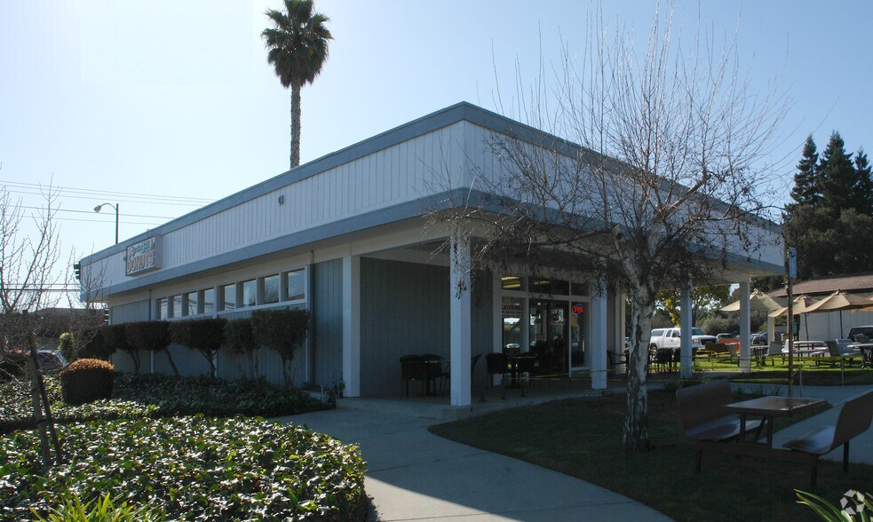 295 E Middlefield Rd, Mountain View, CA for lease - Building Photo - Image 2 of 2