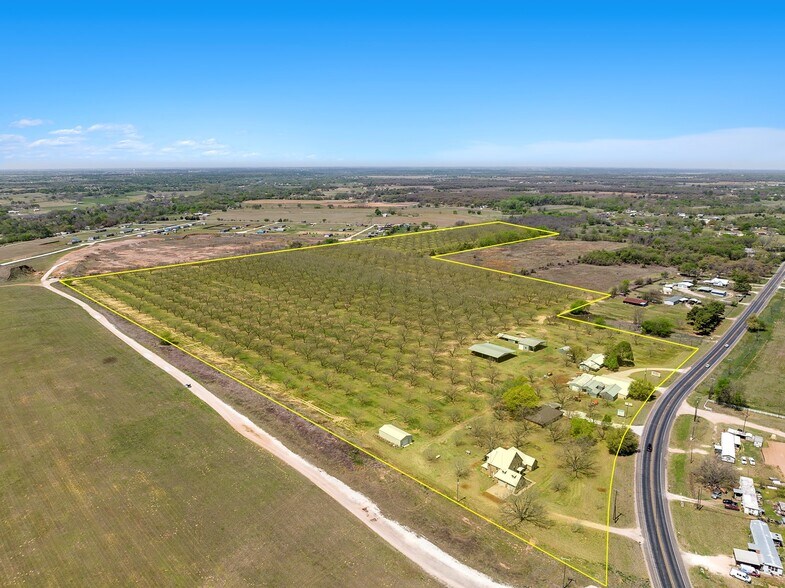 12633 Gholson Rd, Waco, TX à vendre - Photo du bâtiment - Image 2 de 7