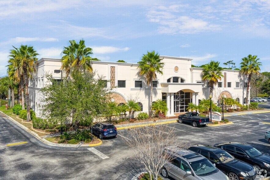 7341 Office Park Pl, Melbourne, FL à louer - Photo du bâtiment - Image 2 de 40