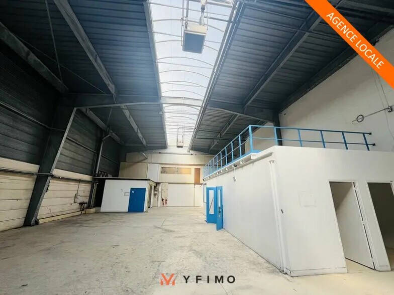 Industrial in Orgeval for lease - Interior Photo - Image 1 of 7