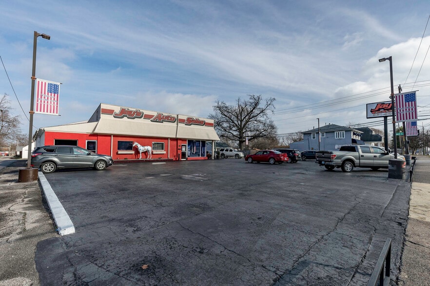 1545 Berry Blvd, Louisville, KY for sale - Building Photo - Image 3 of 35