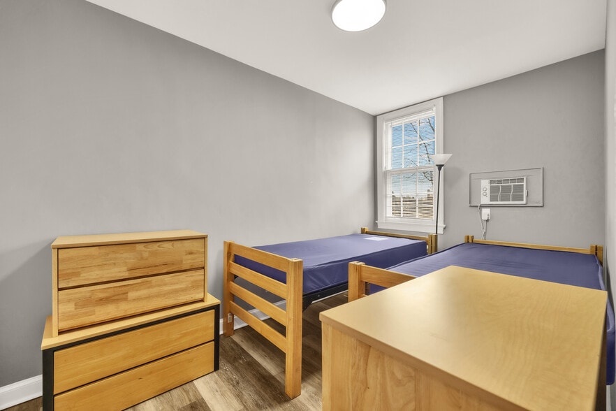 323 Maryland Ave NE, Washington, DC for sale - Building Photo - Image 2 of 14