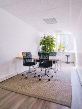 32 rue de Paradis, Paris for sale Interior Photo- Image 2 of 6