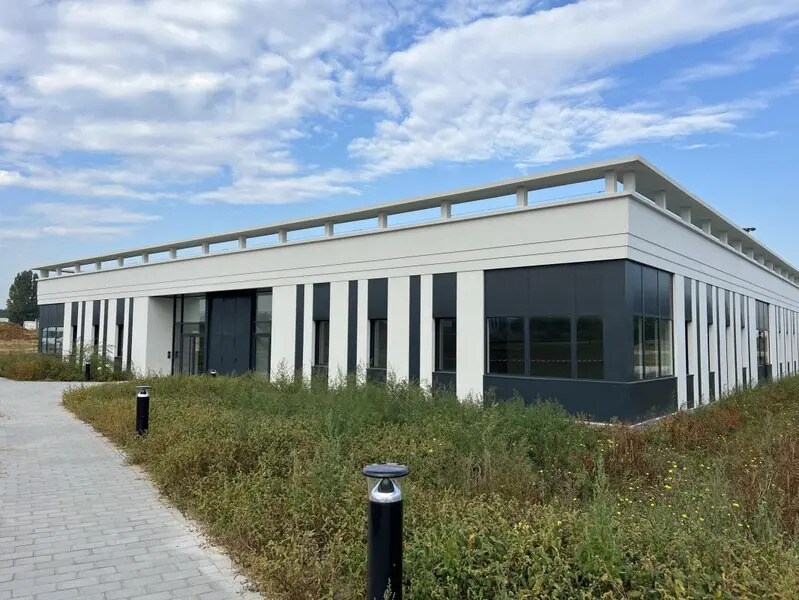 Flex dans Élancourt à louer Photo du bâtiment- Image 1 de 14
