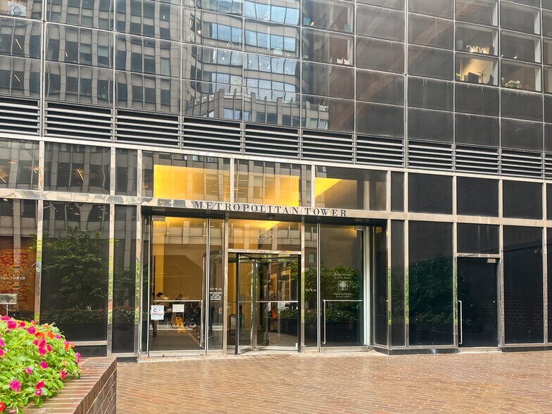 142 W 57th St, New York, NY à louer - Photo du bâtiment - Image 3 de 21