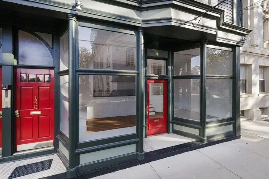 138 Spring St, Newport, RI à vendre - Photo du bâtiment - Image 3 de 16