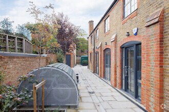 23 Waldegrave Rd, Teddington for lease Building Photo- Image 2 of 2