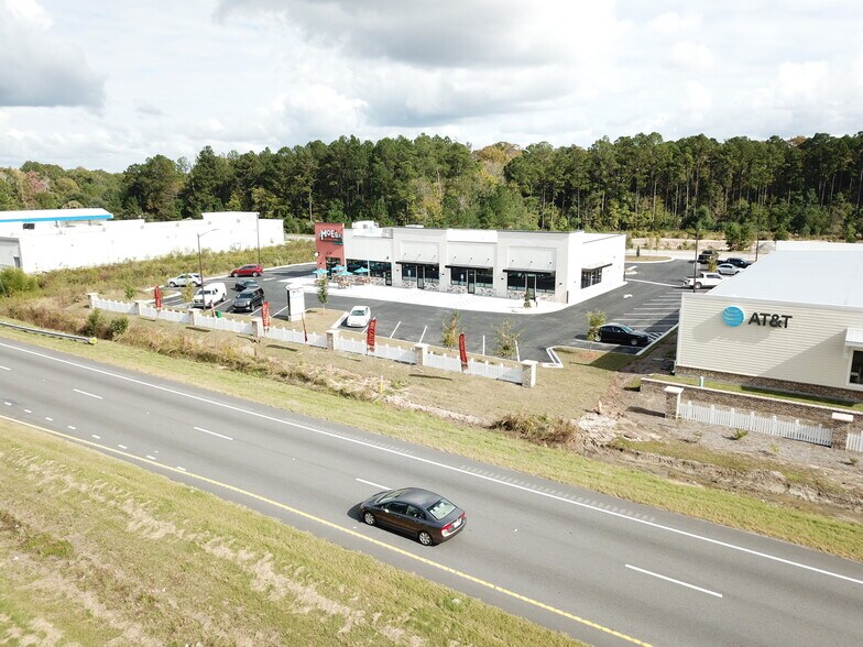 4 Magnolia Blvd, Port Wentworth, GA à louer - Photo du bâtiment - Image 3 de 5