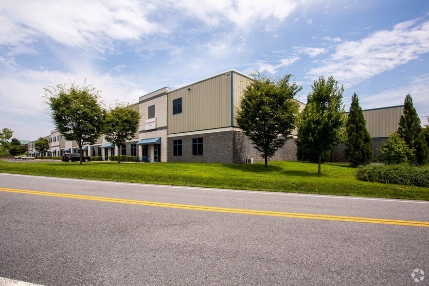 4821 Winchester Blvd, Frederick, MD à louer - Photo du bâtiment - Image 2 de 5