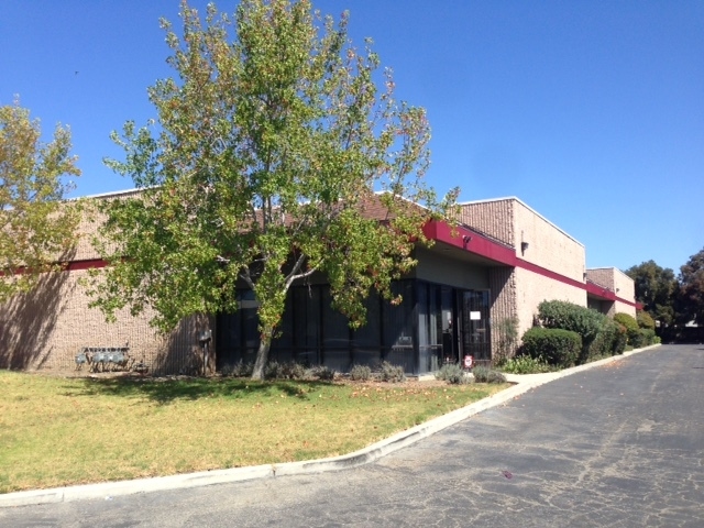 4411 DuPont Ct, Ventura, CA for lease - Primary Photo - Image 1 of 4