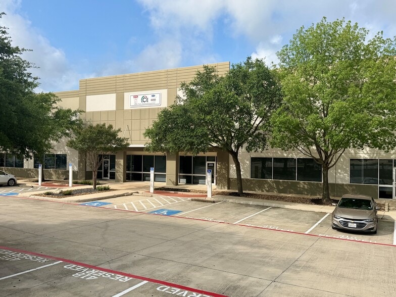12625 Wetmore Rd, San Antonio, TX for lease - Building Photo - Image 3 of 39