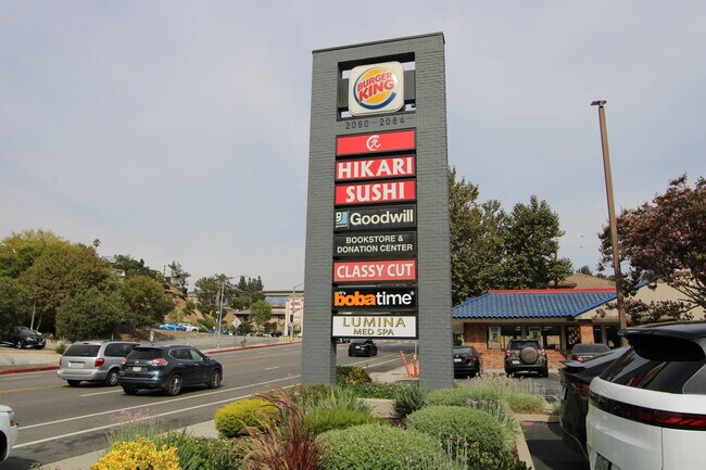 Plus de détails pour 2060-2064 Verdugo Blvd, Glendale, CA - Commerce de détail à louer