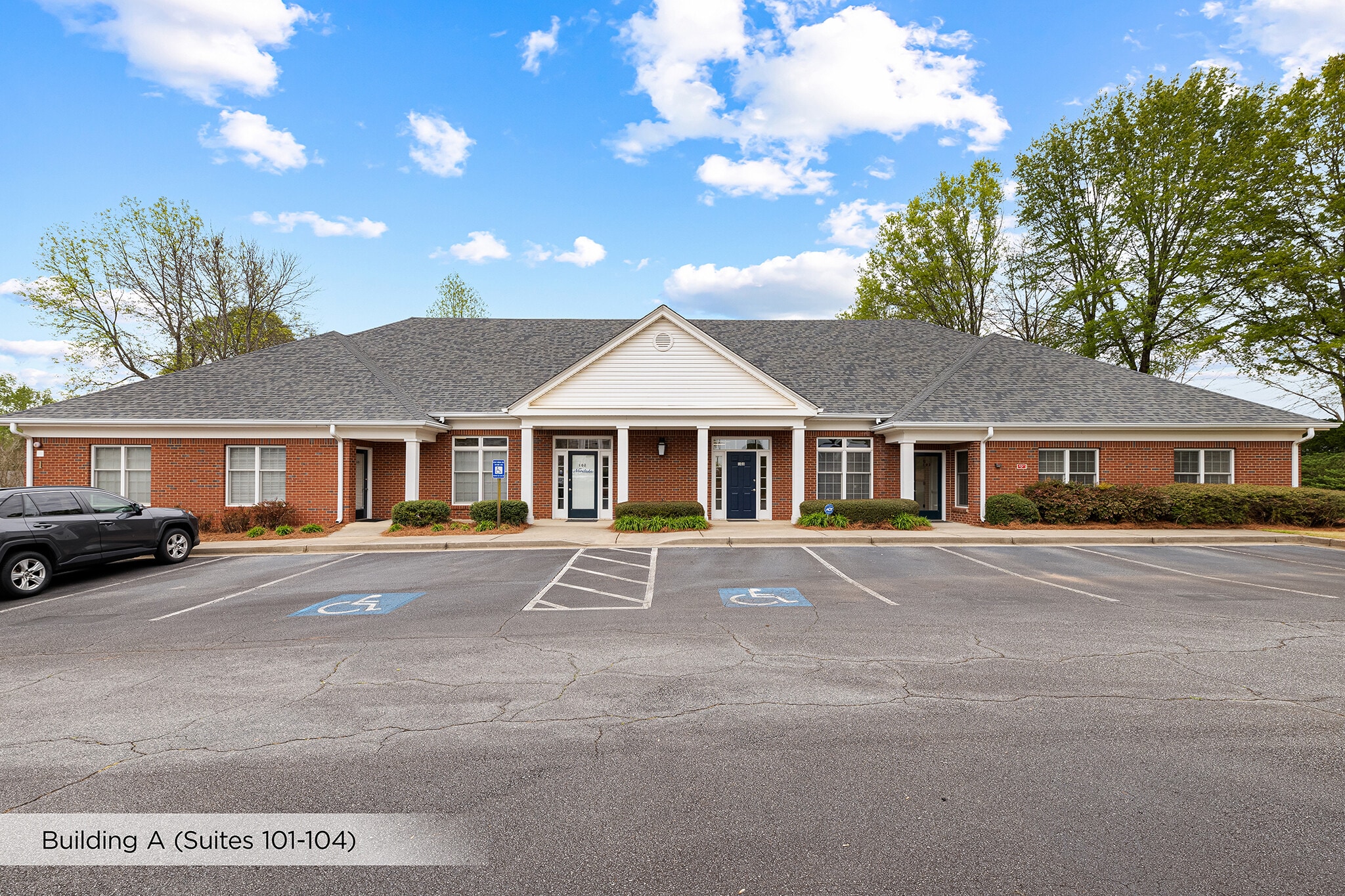 490 Sun Valley Dr, Roswell, GA for lease Primary Photo- Image 1 of 3