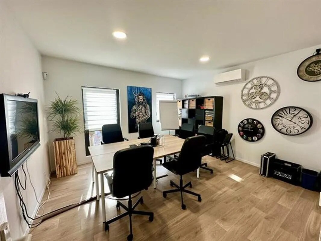 57 Route De Toulouse, Cugnaux for lease Interior Photo- Image 1 of 14