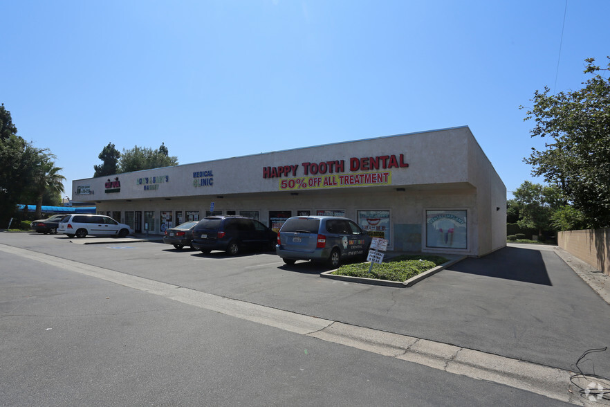 3520-3530 W 1st St, Santa Ana, CA for lease - Building Photo - Image 3 of 3