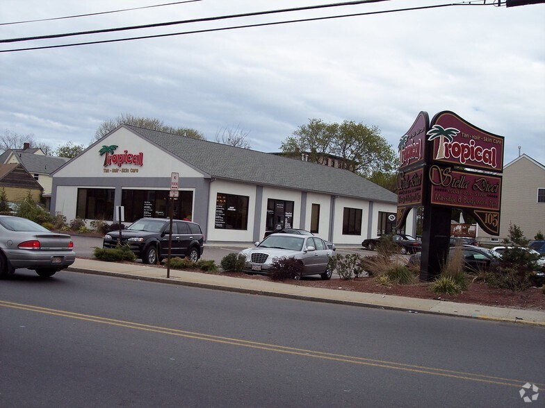 105 E Main St, Milford, MA à louer - Photo du bâtiment - Image 2 de 14