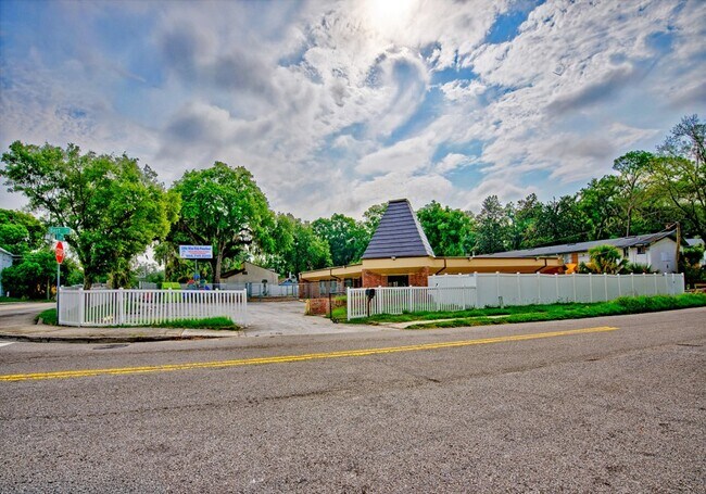 More details for 6902 Lillian Rd, Jacksonville, FL - Office for Sale