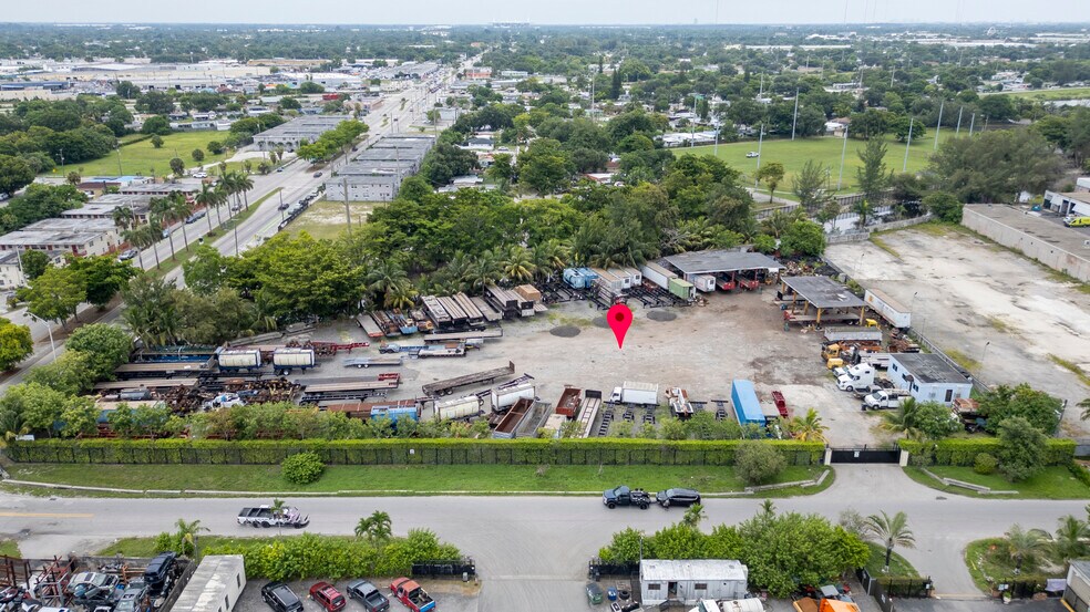 2151 NW 141st St, Opa-locka, FL à vendre - Photo du bâtiment - Image 1 de 9