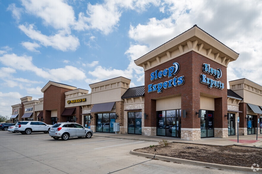 683-751 Alta Mere Dr, Fort Worth, TX à vendre - Photo principale - Image 1 de 7