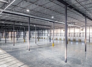 1075 Boul Bd Gérard-Cadieux, Salaberry-de-valleyfield, QC for lease Interior Photo- Image 2 of 4