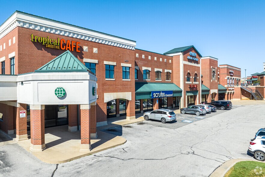 2703 E Broadway, Columbia, MO à louer - Photo du bâtiment - Image 2 de 4