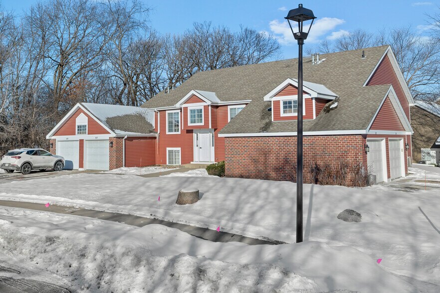 8254 Windsong Dr, Eden Prairie, MN à vendre - Photo du bâtiment - Image 3 de 22