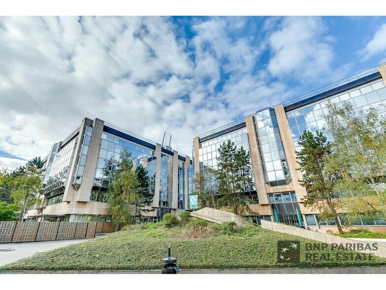 Bureau dans Vélizy-Villacoublay à louer - Photo du bâtiment - Image 1 de 10