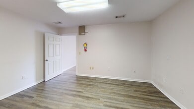 3104 S Railroad St, Phenix City, AL à louer Photo intérieure- Image 2 de 5