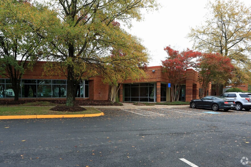 4215 Lafayette Center Dr, Chantilly, VA à louer - Photo du bâtiment - Image 3 de 3