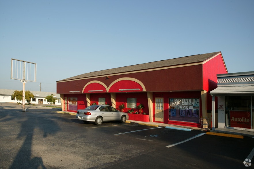 3835 Palm Beach Blvd, Fort Myers, FL for sale - Building Photo - Image 2 of 3