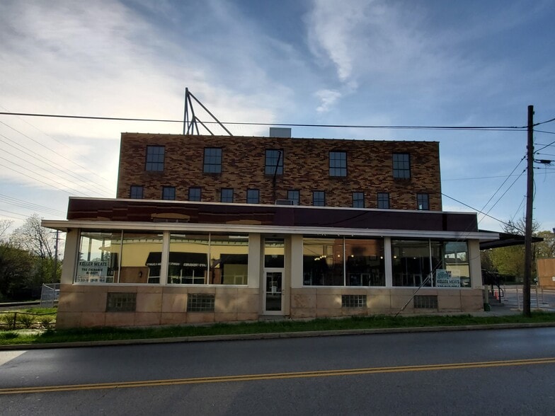 320 S Court St, Medina, OH for lease - Building Photo - Image 2 of 9