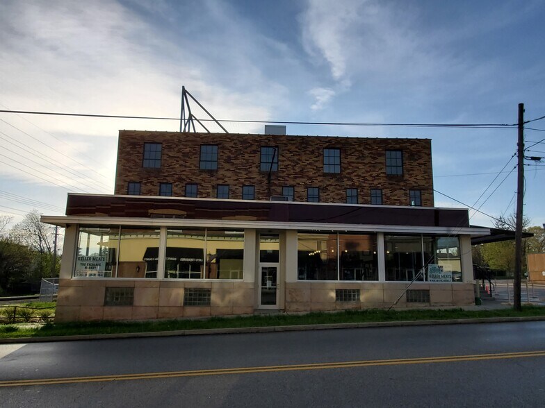 320 S Court St, Medina, OH à louer - Photo du bâtiment - Image 2 de 9