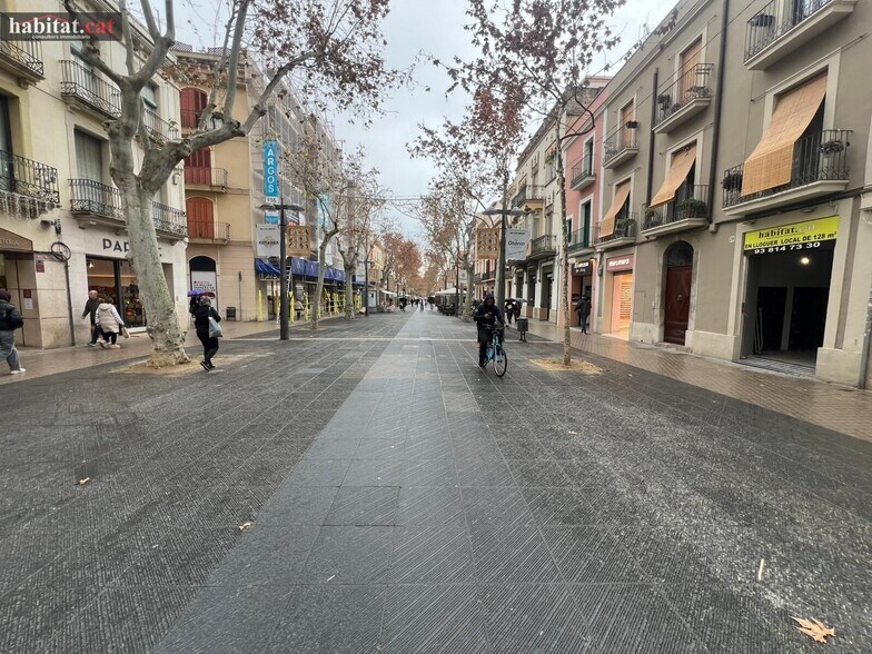 Commerce de détail dans Vilanova i la Geltrú, Barcelona à louer - Photo du bâtiment - Image 3 de 4