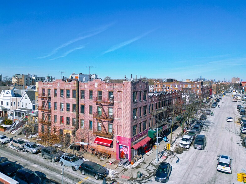 9224 3rd Ave, Brooklyn, NY à vendre - Photo du bâtiment - Image 2 de 12